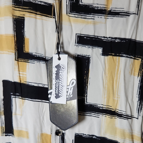 Fresh Black and Tan Casual Button Down Shirt with Geometric Pattern - Picture 2 of 7